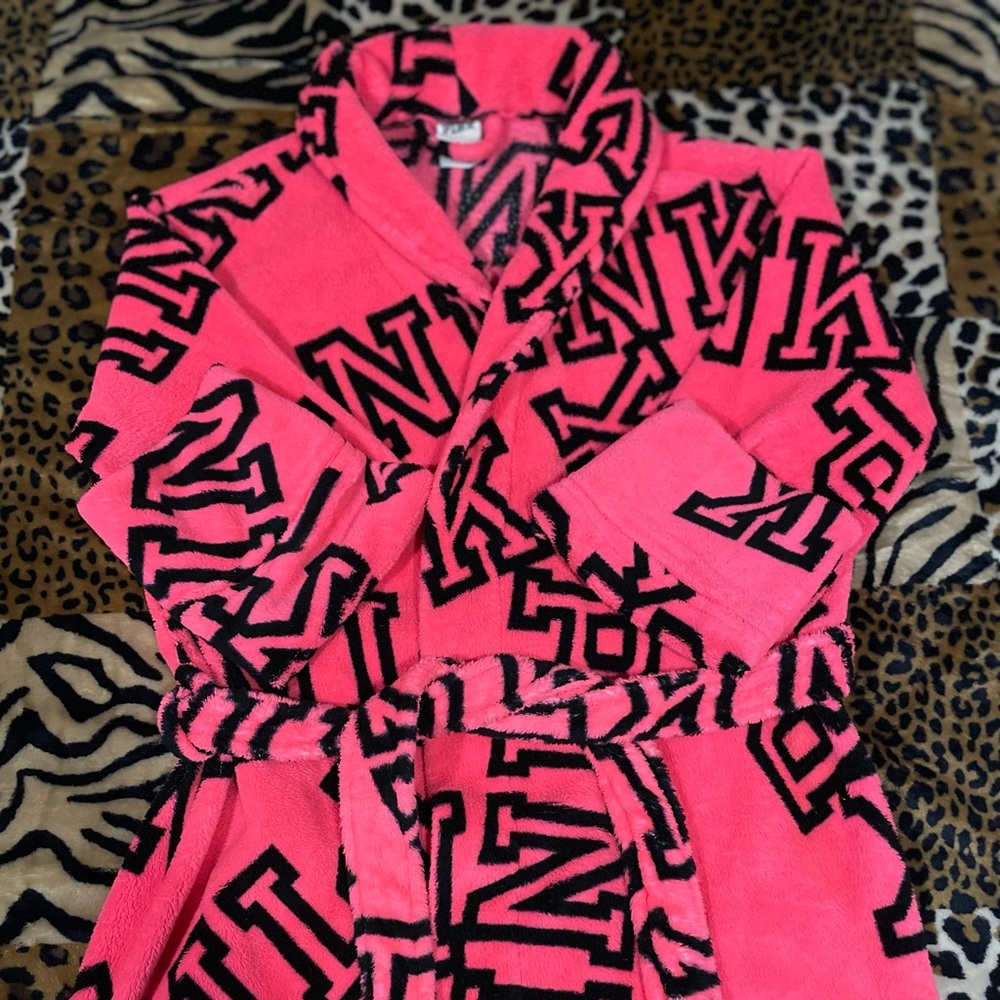 Pink Victoria’s Secret logo robe size extra small, hot pink with black lettering - Picture 3 of 3